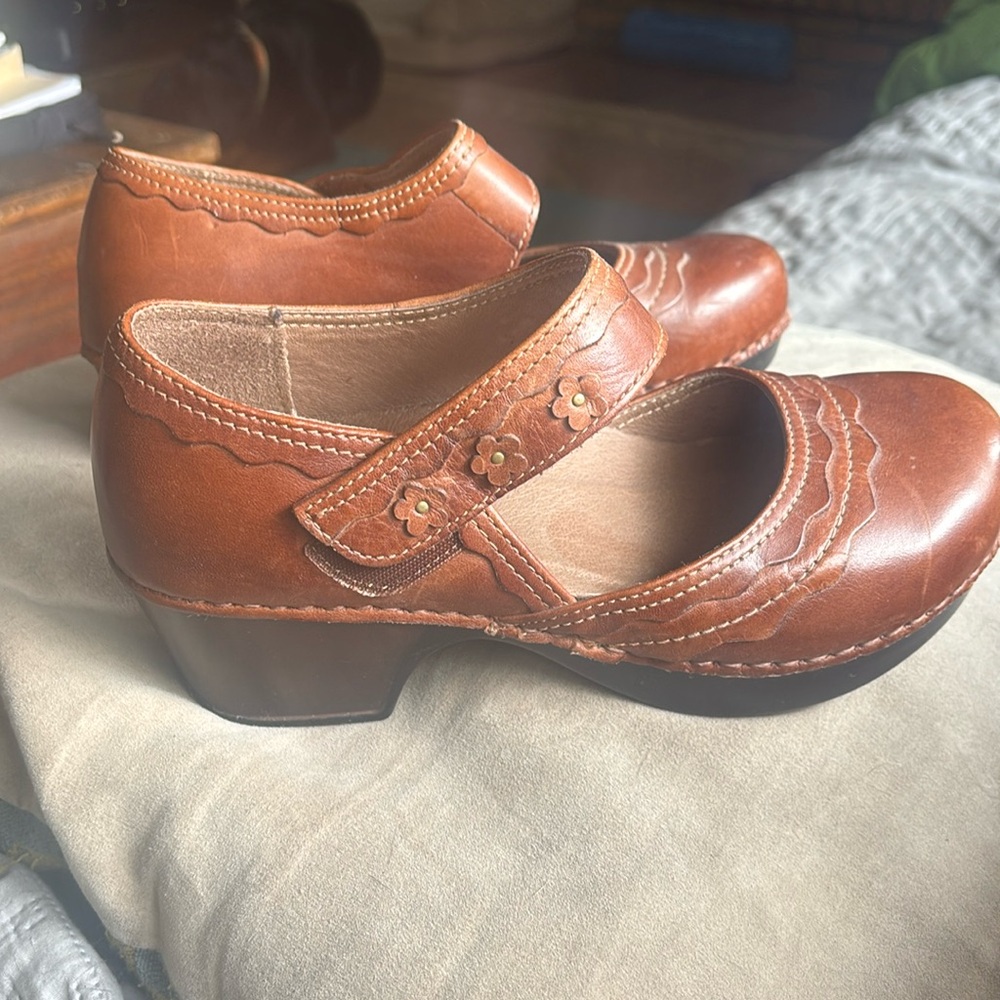 Dansko | Harlow Brown Mary Jane Clog Shoes Leather Flowers Scalloped Details 37
